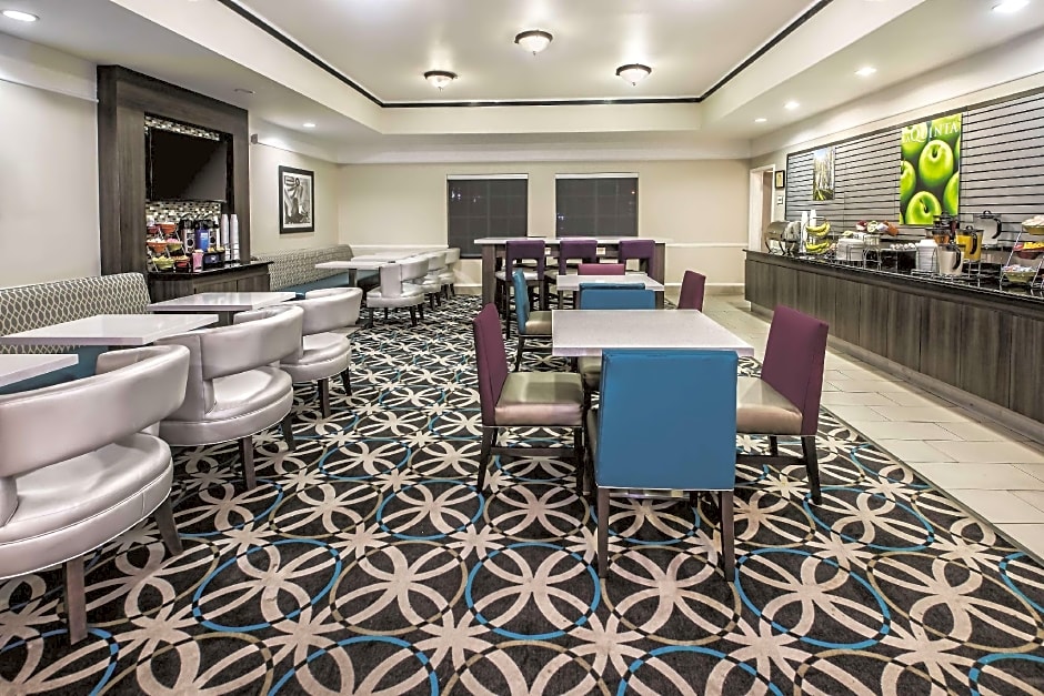 La Quinta Inn & Suites by Wyndham Houston - Rosenberg