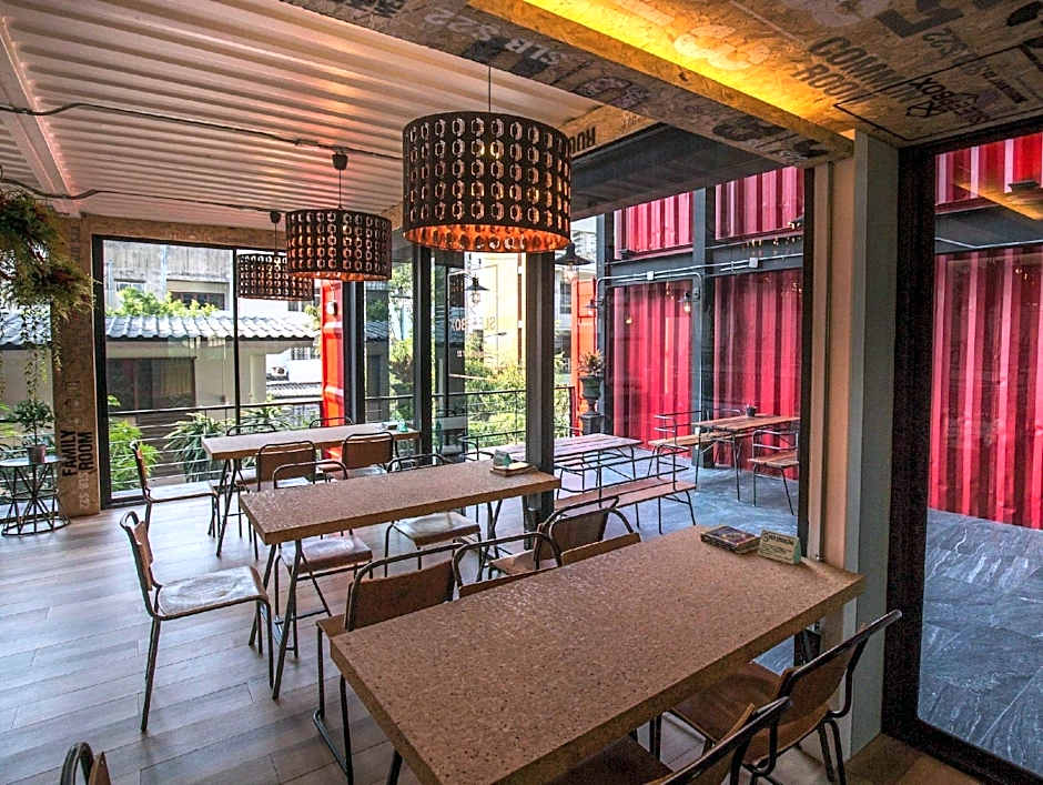 Sleepbox Sukhumvit 22