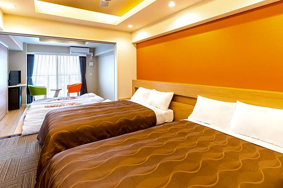 Yenns Marina Inn Mercy