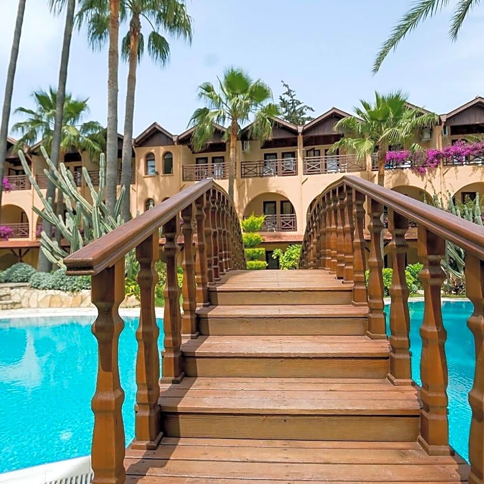 Green Paradise Beach Hotel