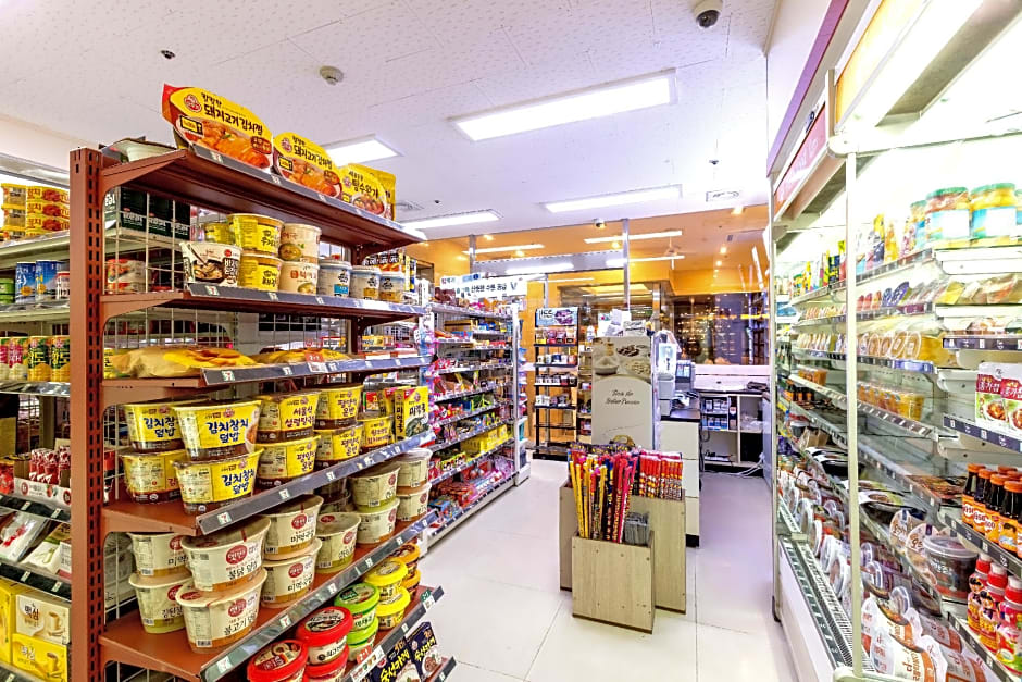 Benikea Chaeseokgang StarHills Hotel