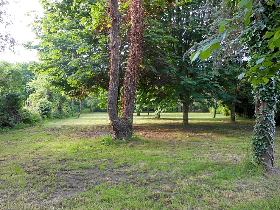 Prieure St Pierre de La Luthumiere