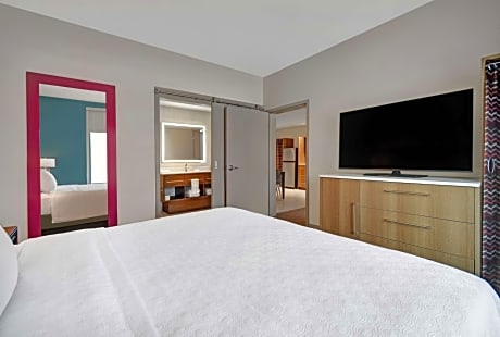 1 King Bed 1 Bedroom Suite Nonsmoking