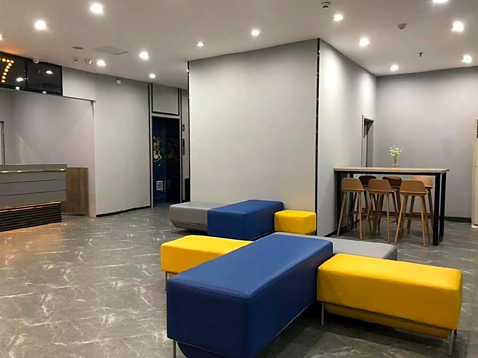 7 Days Inn Nanchang Bayi Square North Dinggong Road Metro Station