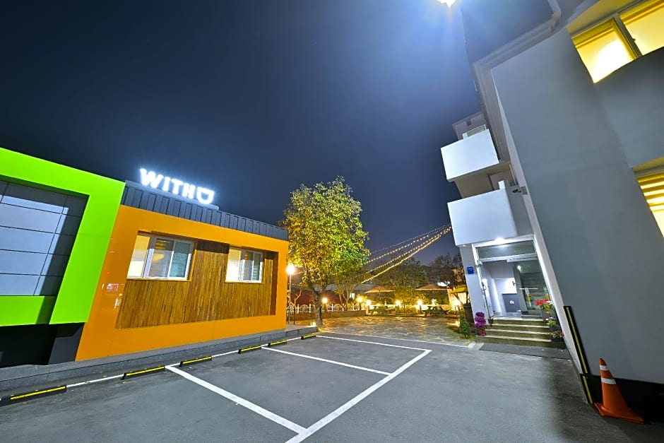 With U Hotel & Guesthouse