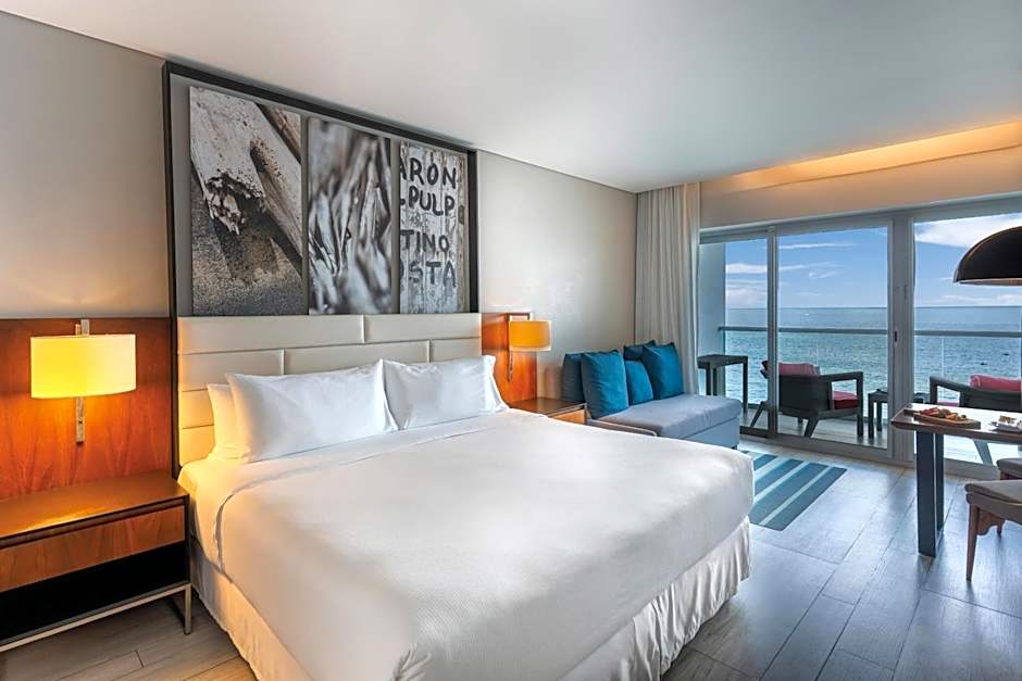 Photo 1 of 5 of Premier 1 King Bed, Ocean front, View