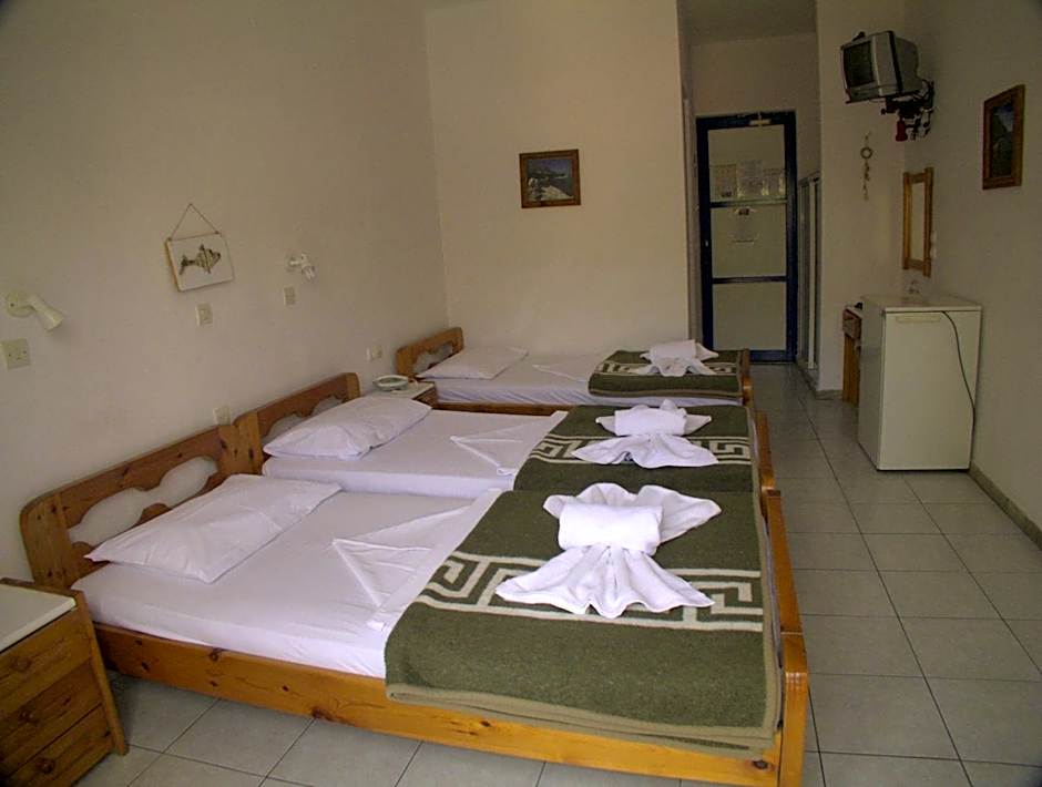 Photo 1 of 4 of Triple Room