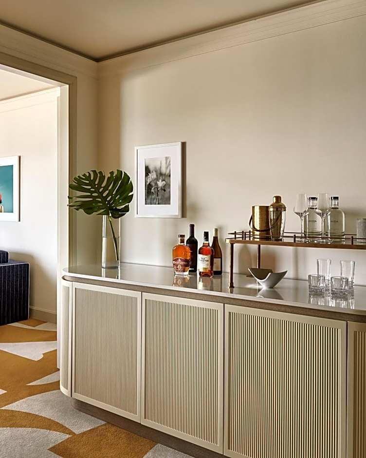 Four Seasons Hotel Miami