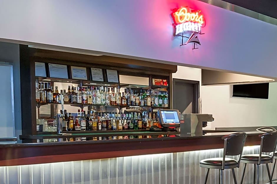 Super 8 by Wyndham Edmonton/West