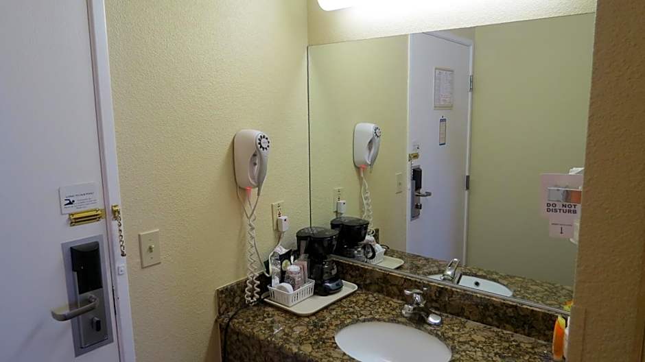 Baymont Inn & Suites by Wyndham
