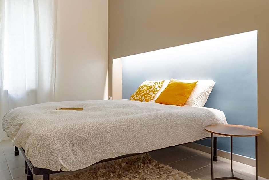 Bertola 17, centrale, stazione by HAPPYHOSTORINO