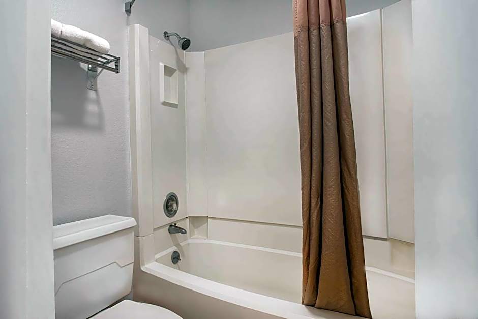 Motel 6-Gresham, OR - Portland