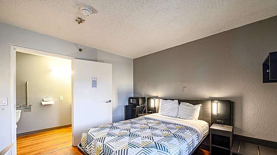 Motel 6-Wethersfield, CT - Hartford