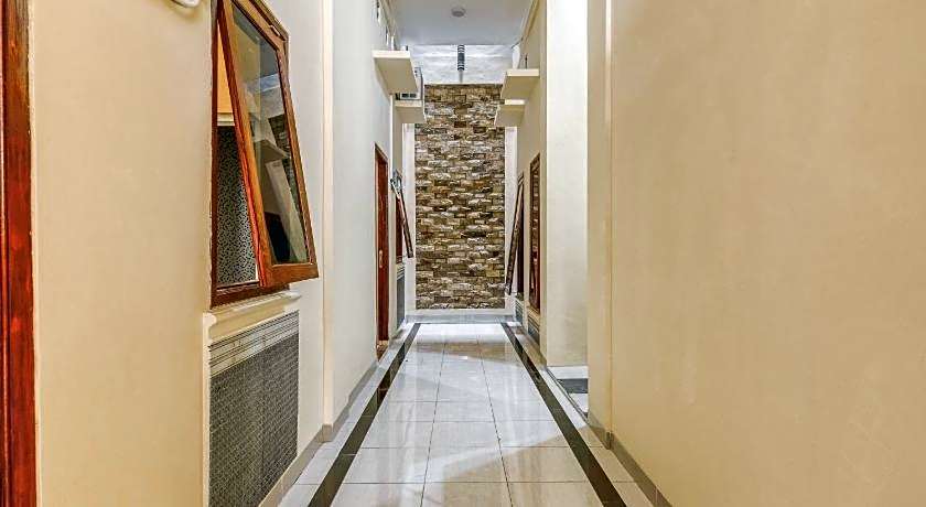 RedDoorz Syariah @ Kertomenanggal Surabaya