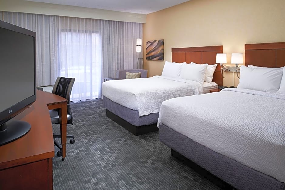 Courtyard By Marriott Detroit Dearborn