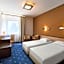 Hotel Victor Pruszkow DeSilva