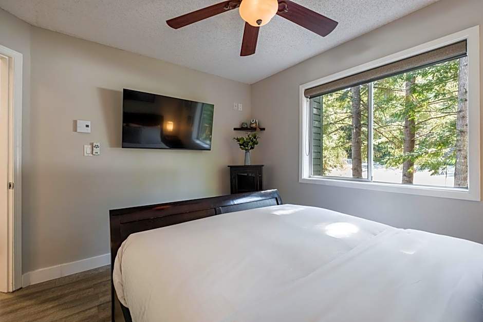 Powderview by Outpost Whistler