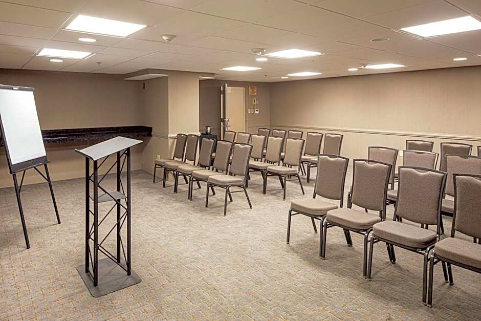 DoubleTree By Hilton Pittsburgh-Green Tree