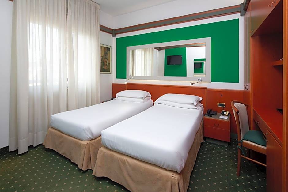 Jet Hotel, Sure Hotel Collection by Best Western