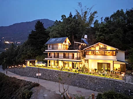 Lake Pleasant Cottage