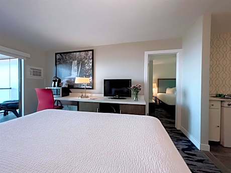 King Suite with Ocean View