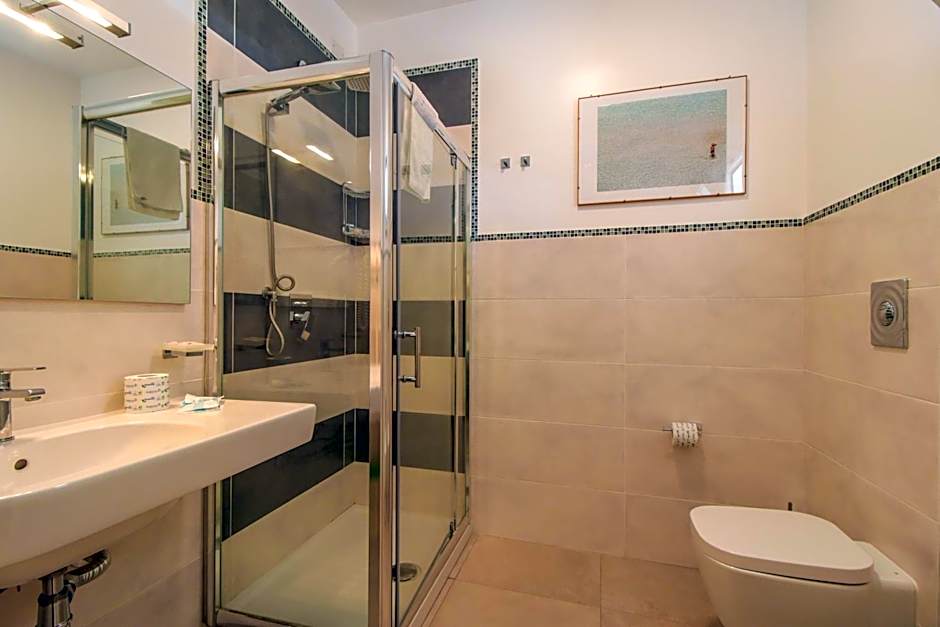 Hotel Il Faro Della Guitgia Tommasino