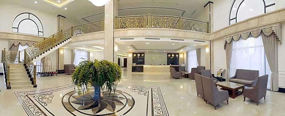 Duc Huy Grand Hotel and Spa