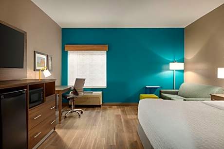 1 King Bed Deluxe Mobility Accessible Room Non-Smoking