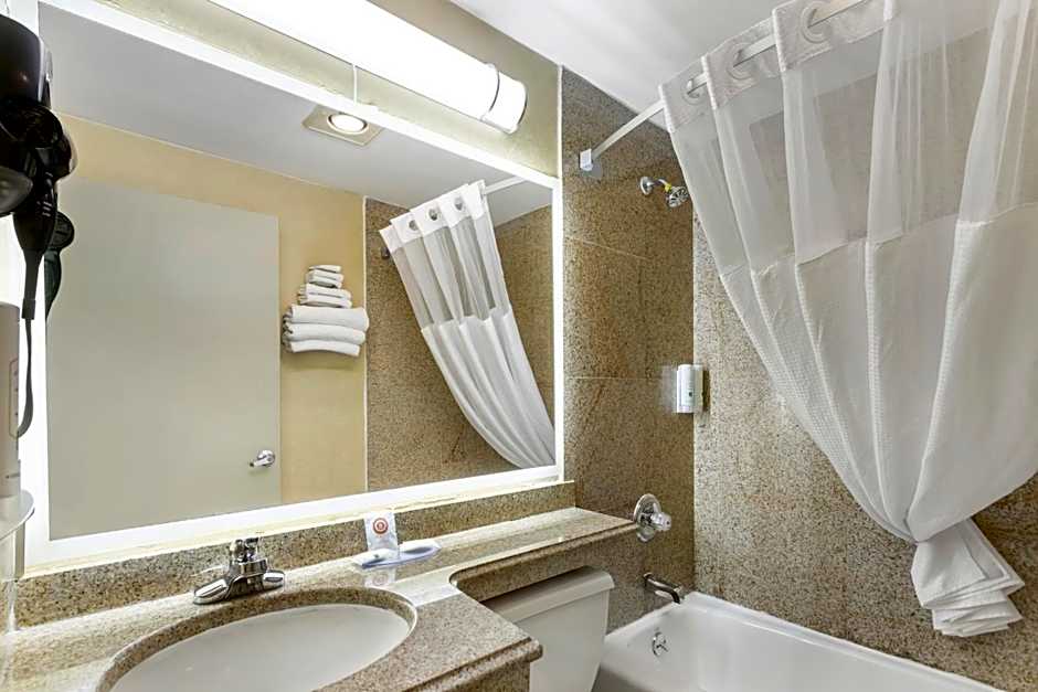Quality Inn JFK Airport Rockaway Blvd