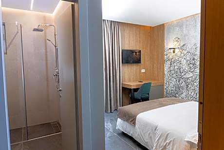 Double or Twin Room with Balcony