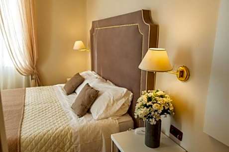 Double or Twin Room with Sea View