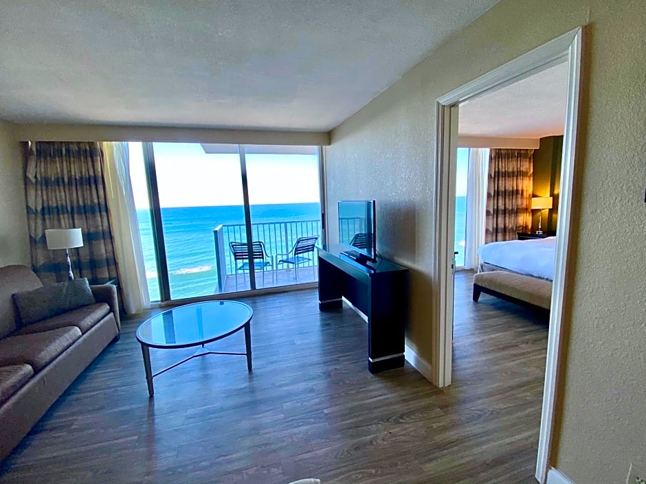Radisson Suite Hotel Oceanfront