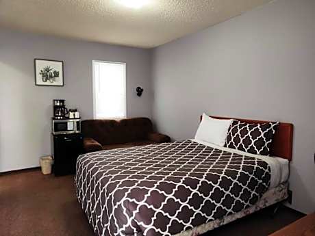 Deluxe Queen Room