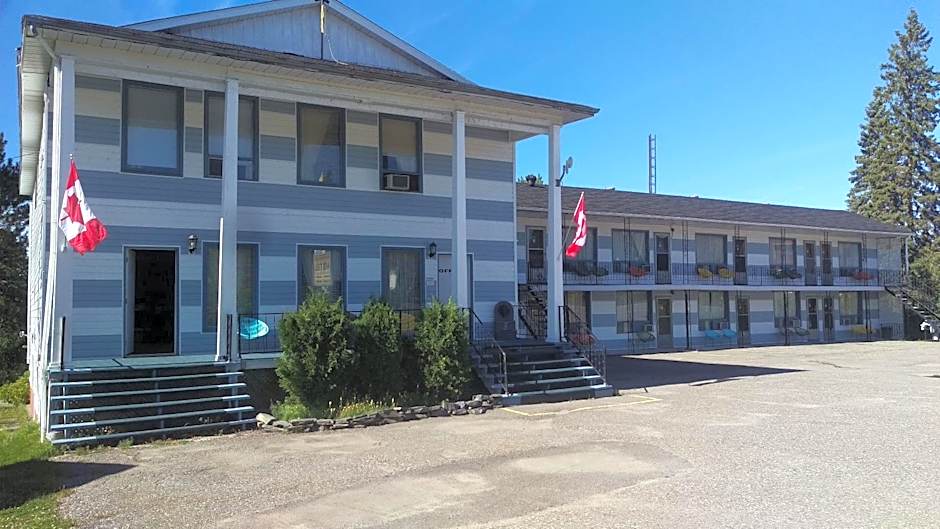 Bay Lake Inn - Frontiersman Motel