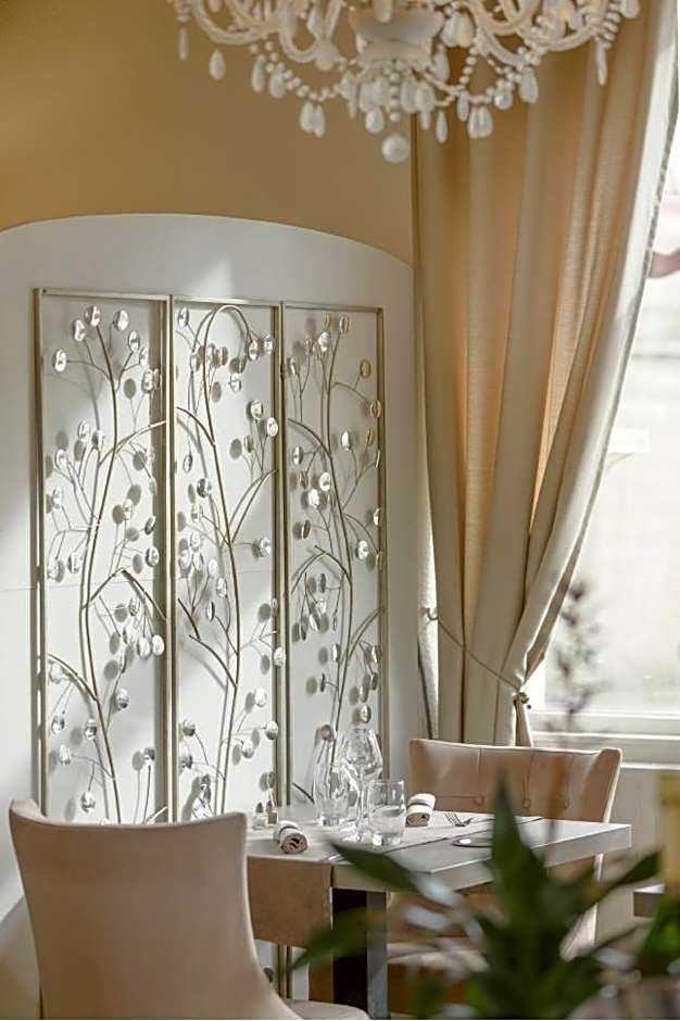 Hôtel Le Vouglans - Restaurant La Valouse