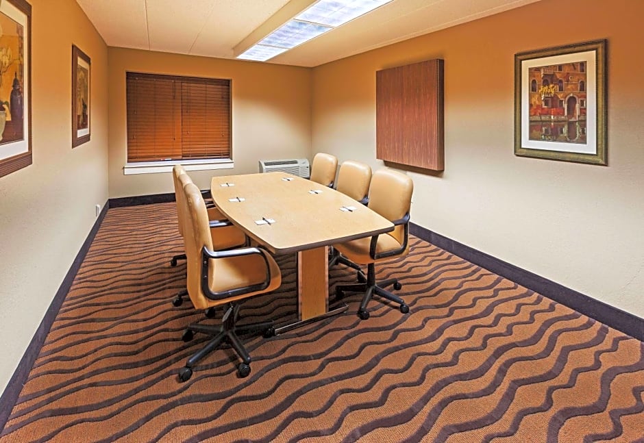 AmericInn by Wyndham Omaha