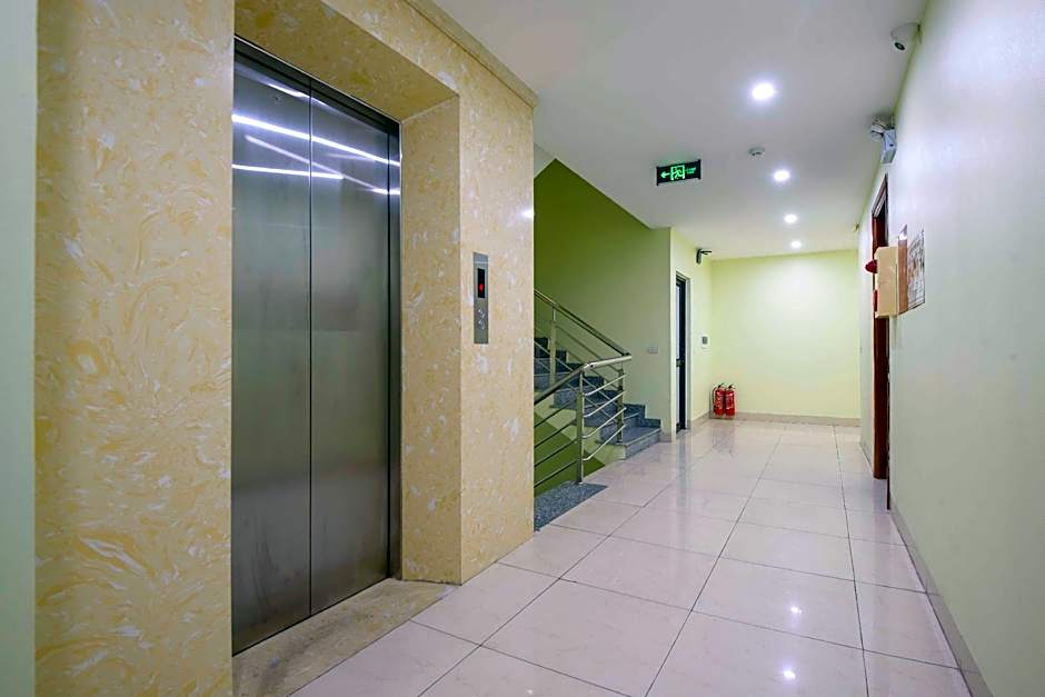 Golden Lotus Airport Hotel & Travel