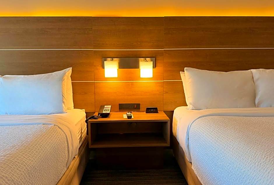 Holiday Inn Express & Suites Charlotte - Ballantyne by IHG