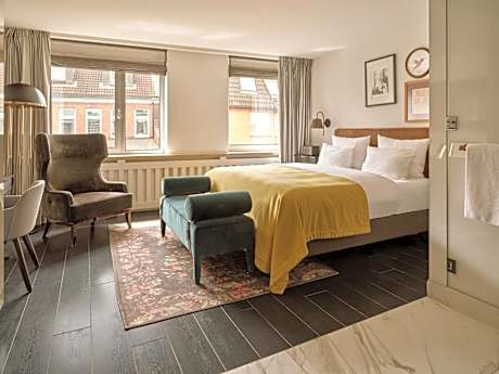 Nikolai Deluxe Canal View