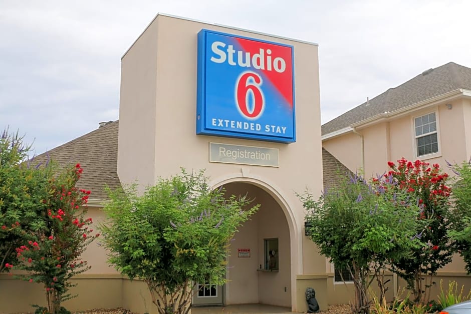 Studio 6-Lubbock, TX - Medical Center