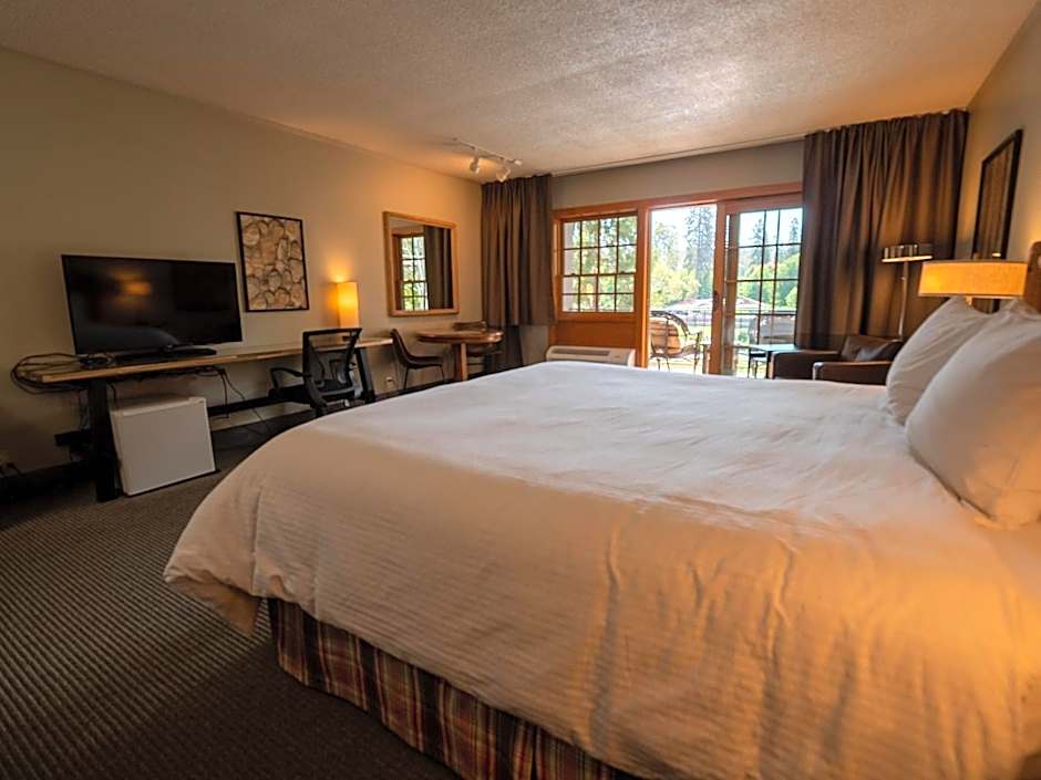 The Lodge at Riverside