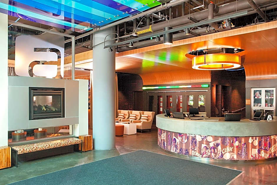 Aloft Chicago Downtown River North