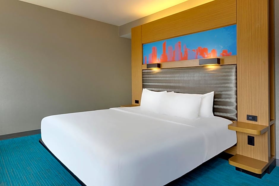 aloft Hotel Milwaukee Downtown