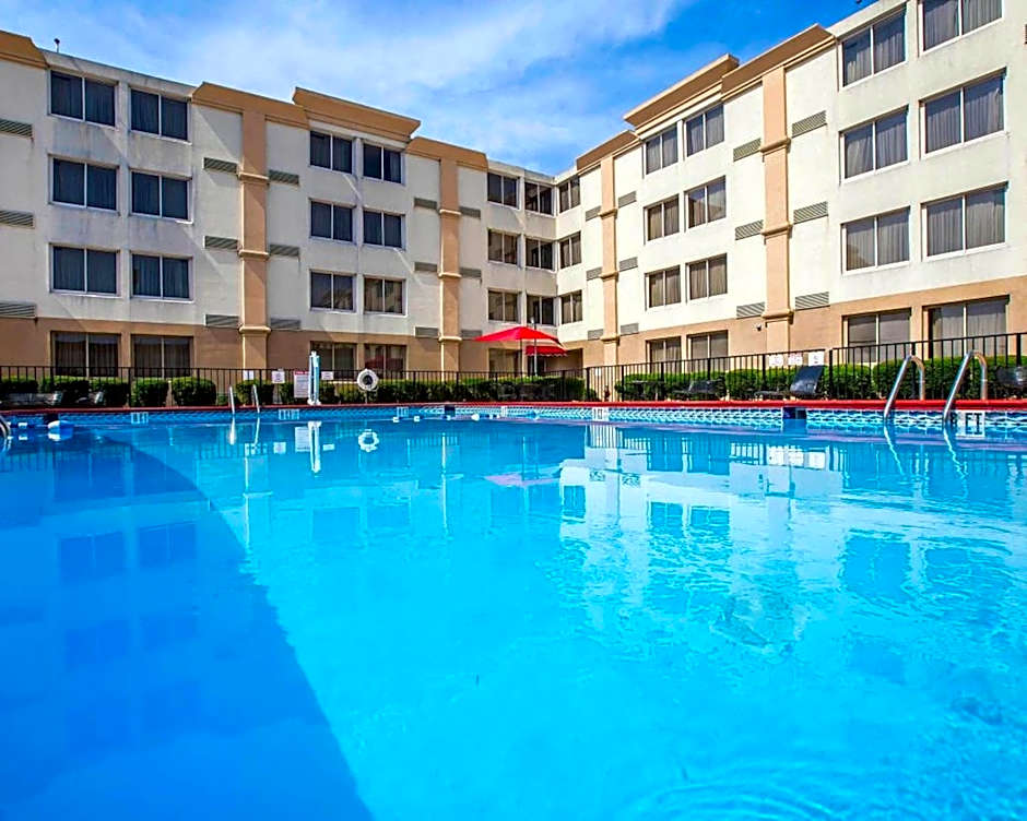 Ramada by Wyndham Birmingham Airport