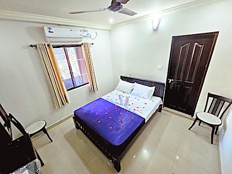 Moon light Tourist Home