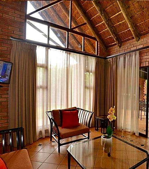 Monateng Safari Lodge