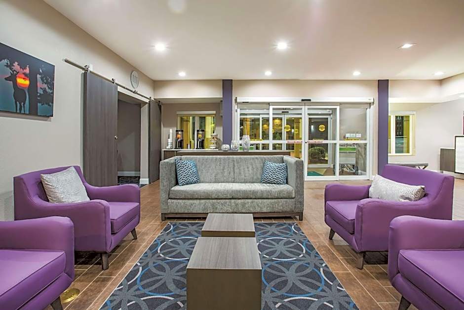 La Quinta Inn & Suites by Wyndham Russellville