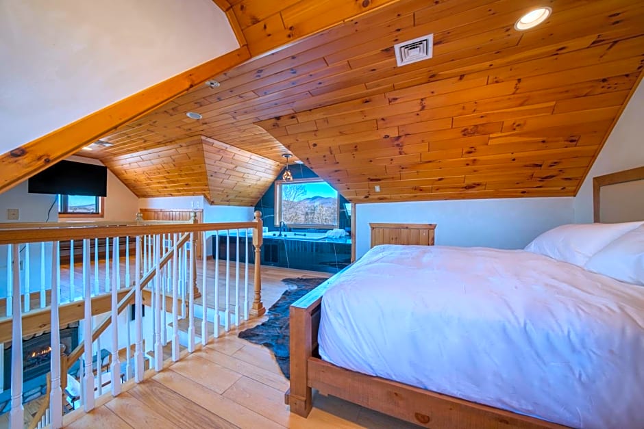 The Haüs Windham - Luxury Suites, Hot Tub, Mountain Views!