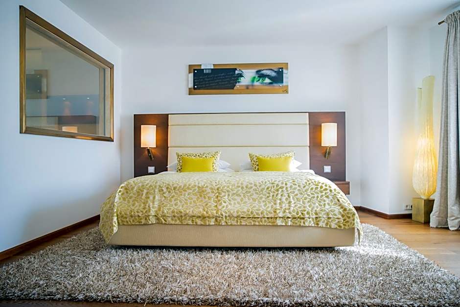 Iris Porsche Hotel & Restaurant