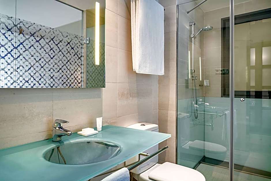 AC Hotel by Marriott Irla